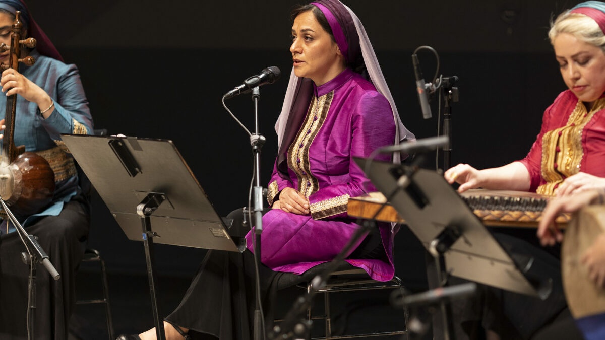 Nazanin Ghanizadeh, Sārā Khodāyar, Hannāneh Saeidi, Gastkonzert des Mahbanoo Ensembles am 27.09.23 bei der musica viva im Prinzregententheater © BR/Astrid Ackermann